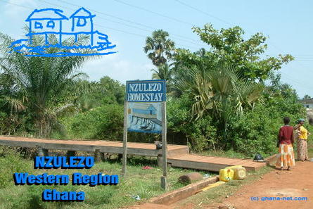 Entrance to Nzulezo area, Village, lake