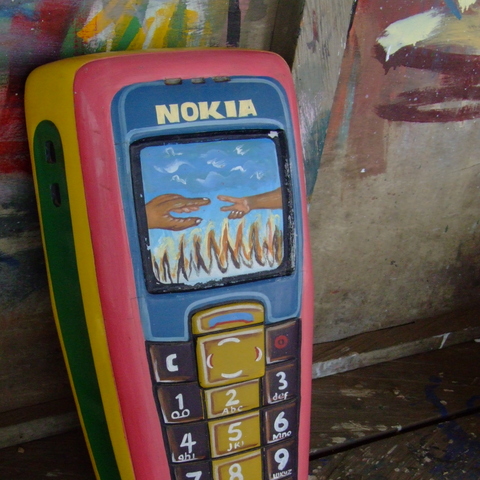 Mobile Phone coffin (c) Remo Kurka